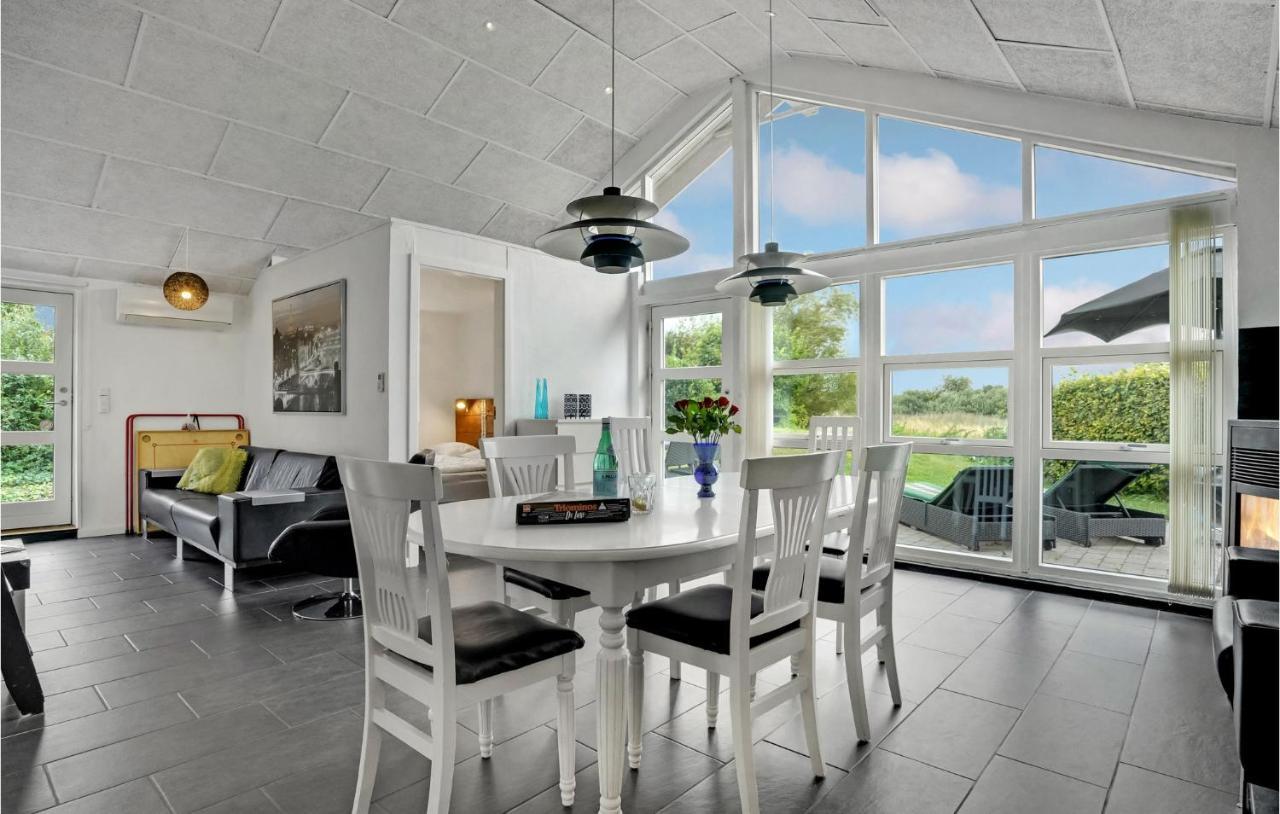 Beautiful In With Kitchen Holiday home *
