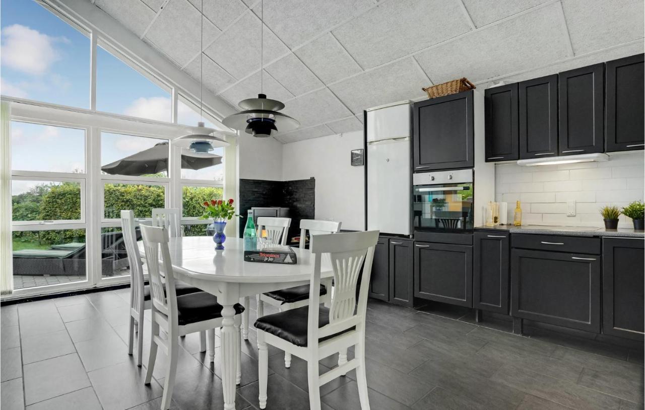 Holiday home Beautiful In With Kitchen *